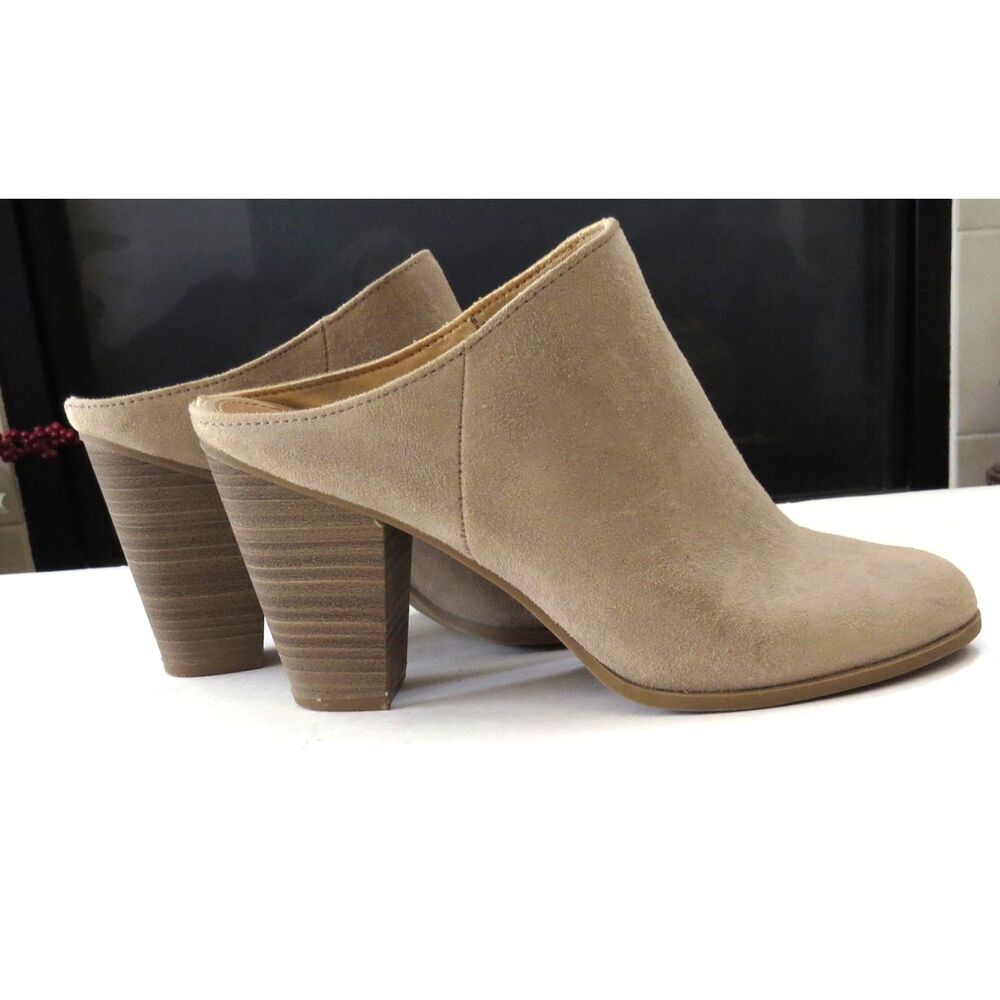Express Women's Block Heel Mules  Faux Suede Tan  8 EUC